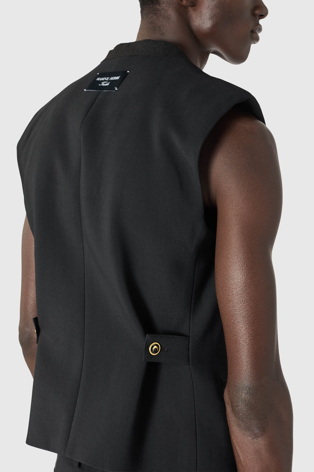Tailored sleeveless jacket