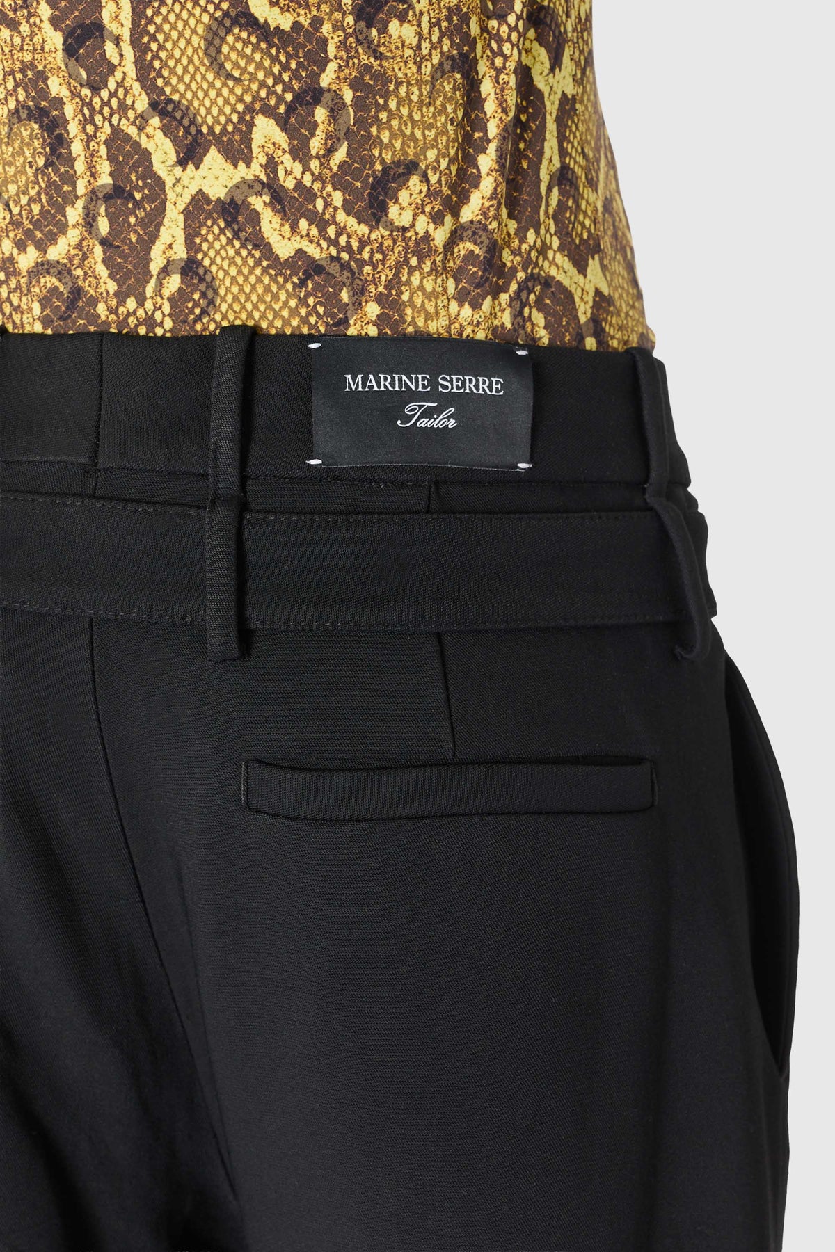 Pantalon tailleur ceinturé en serge de laine, image 5 sur 9