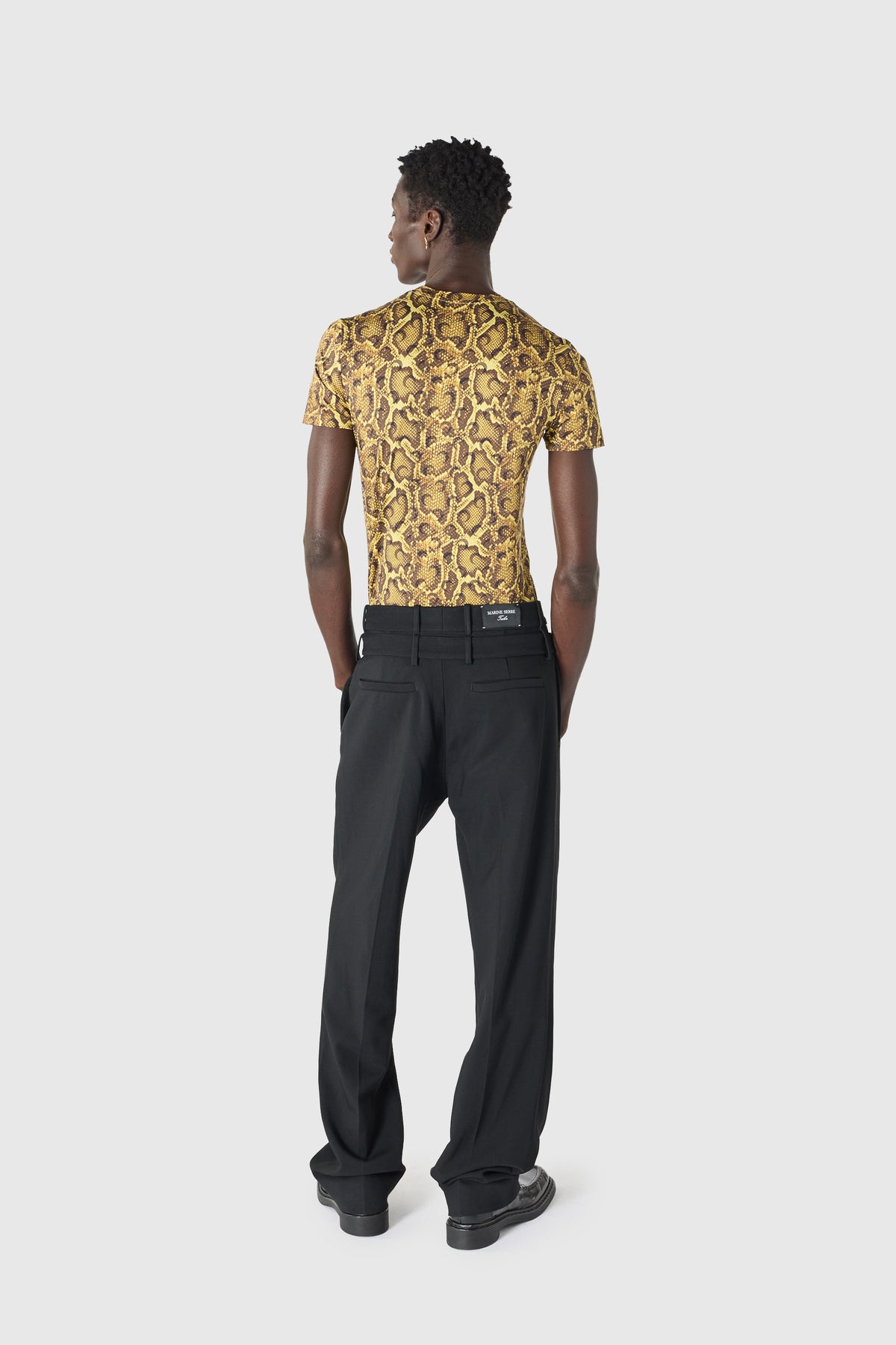 Pantalon tailleur ceinturé en serge de laine, image 6 sur 9