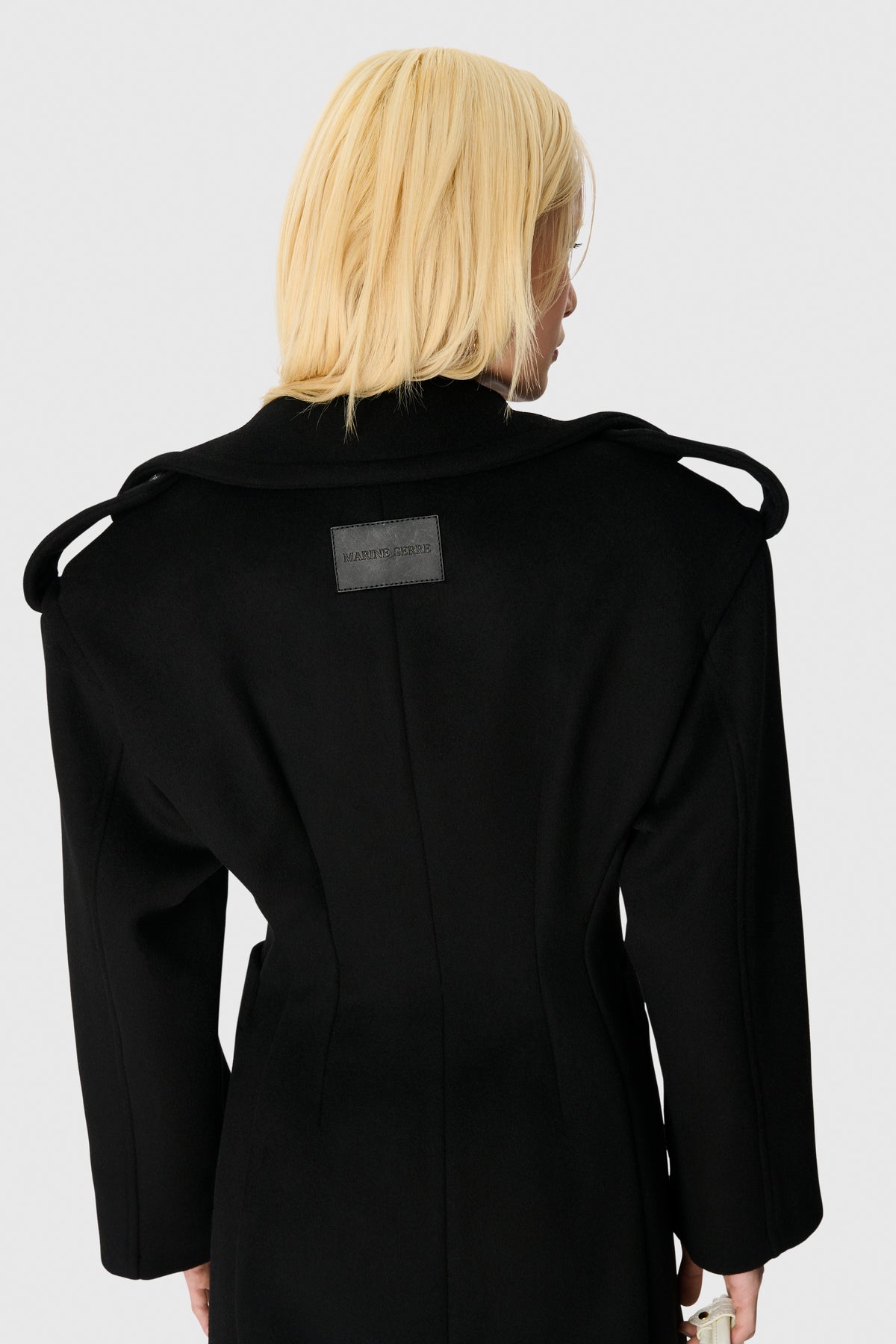 MANTEAU LONG EN LAINE ÉPAISSE ET PEAU LAINÉE