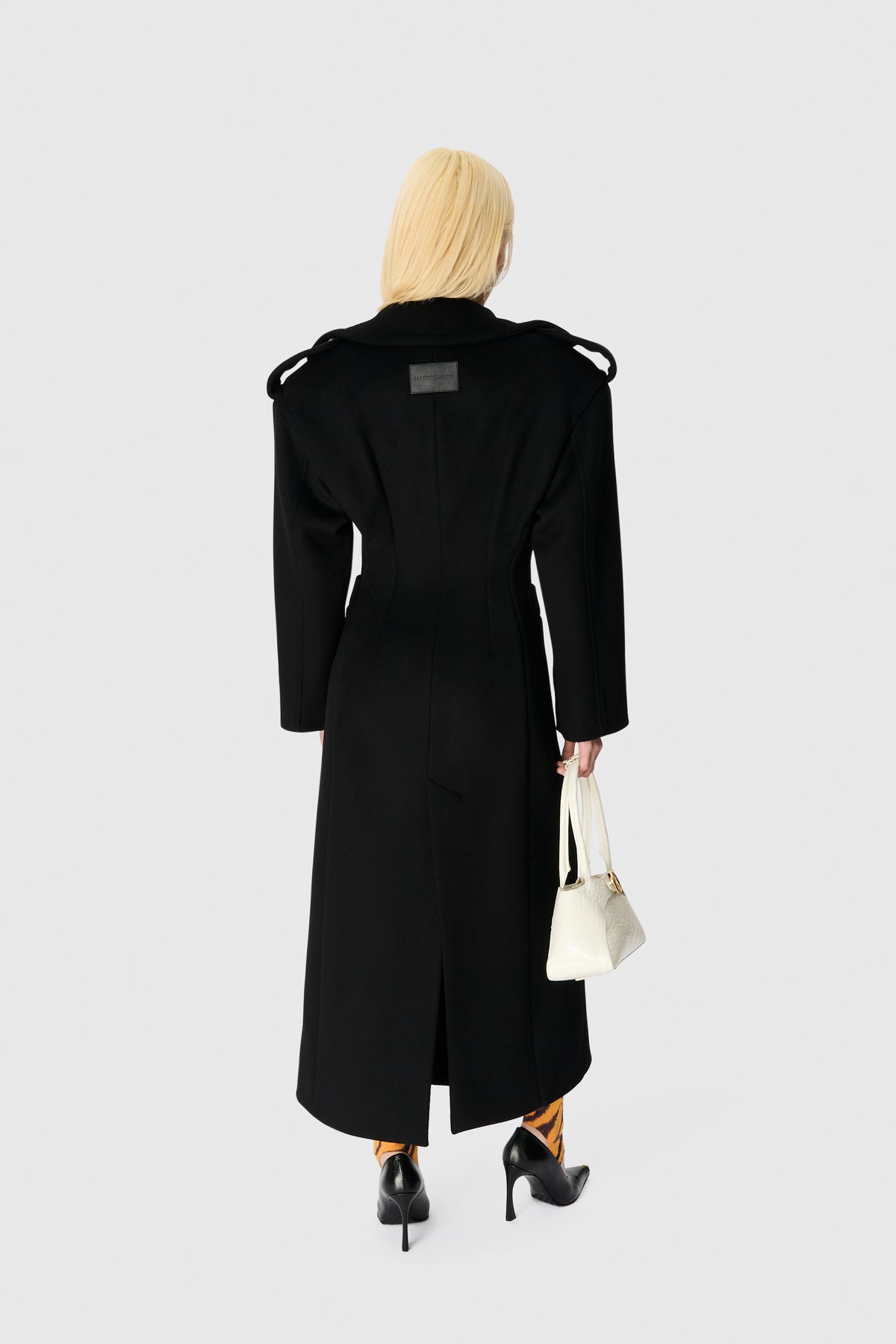 MANTEAU LONG EN LAINE ÉPAISSE ET PEAU LAINÉE