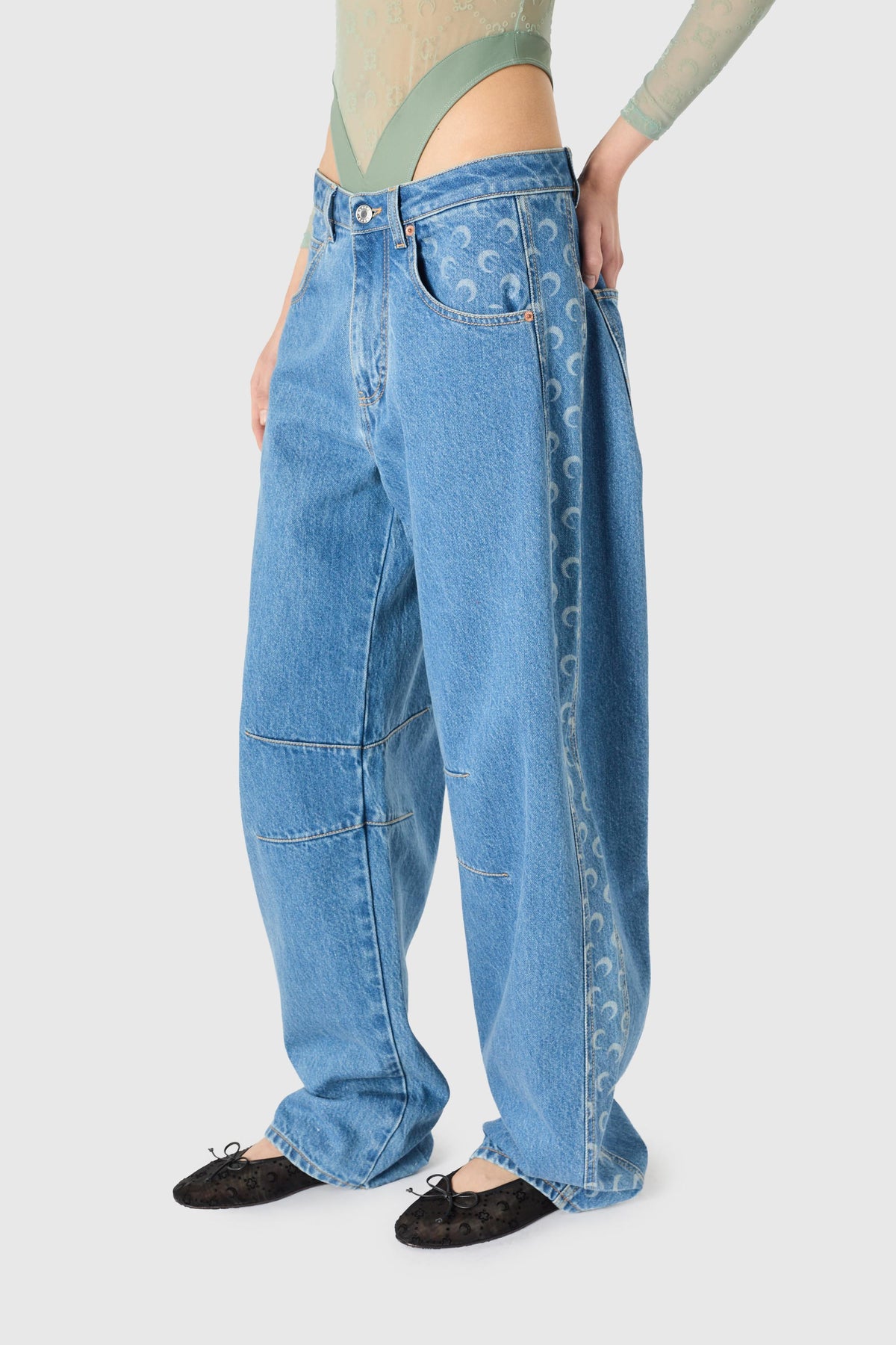 Light blue denim barrel jeans organic cotton