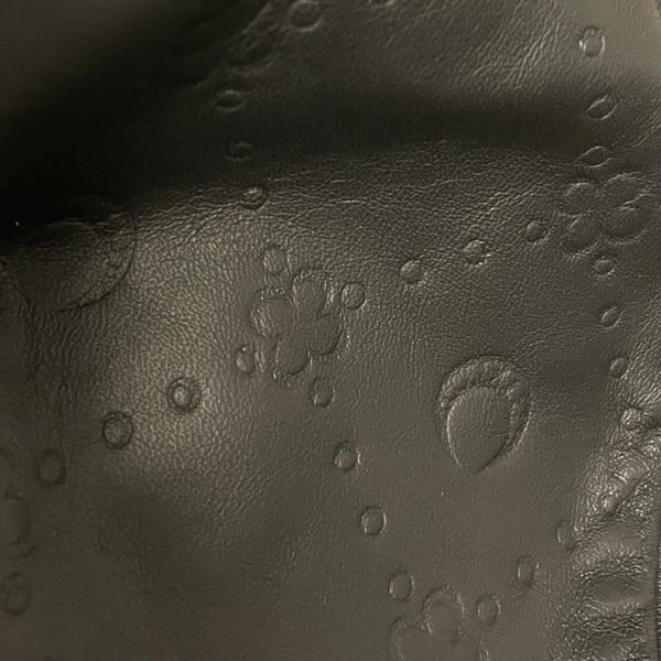 product-material_black-embossed-leather