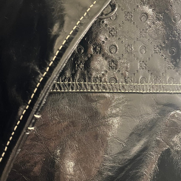 product-material_embossed-black-leather-shine