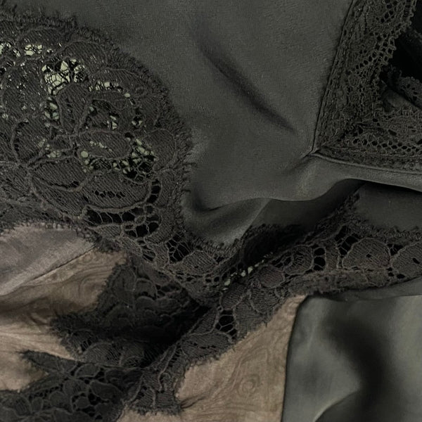 product-material_silk-scarves-blackgrey