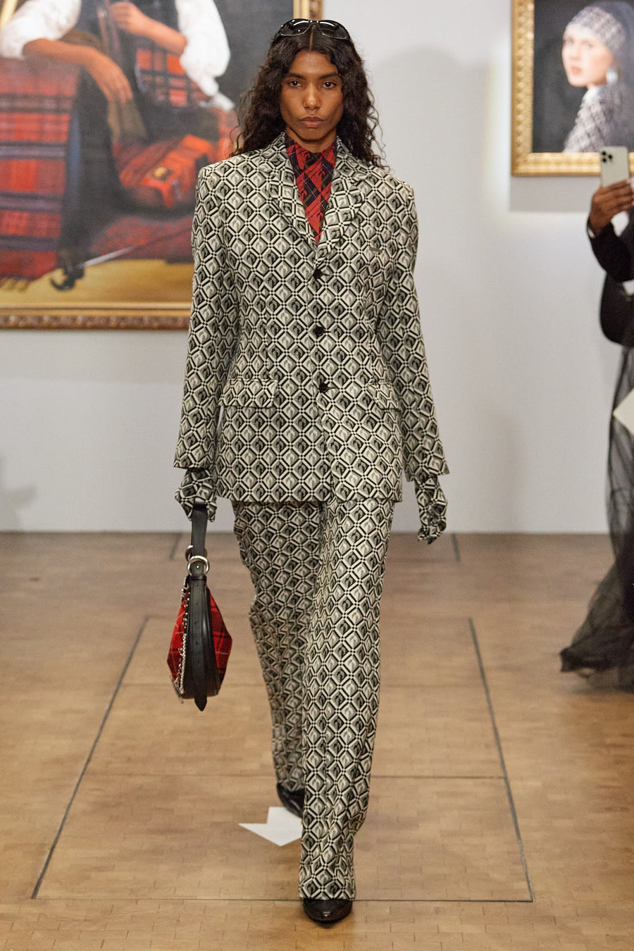 LOOK 3