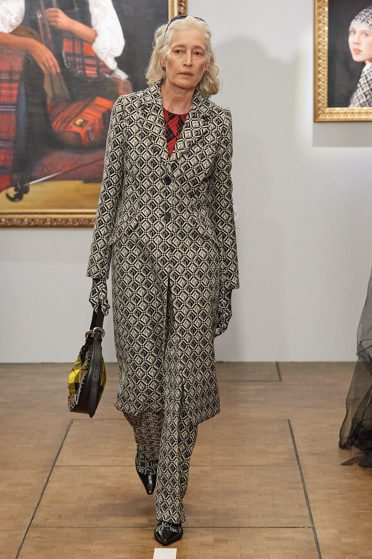 LOOK 5