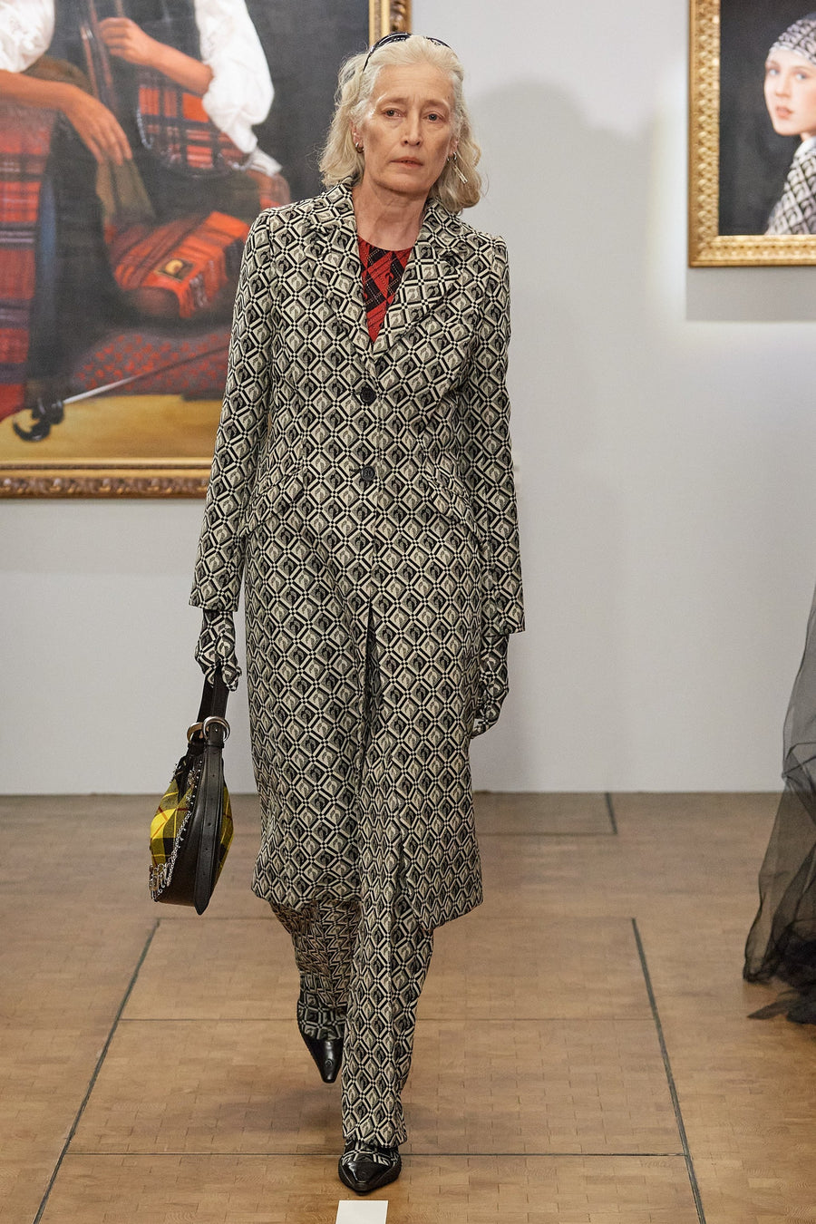 LOOK 5