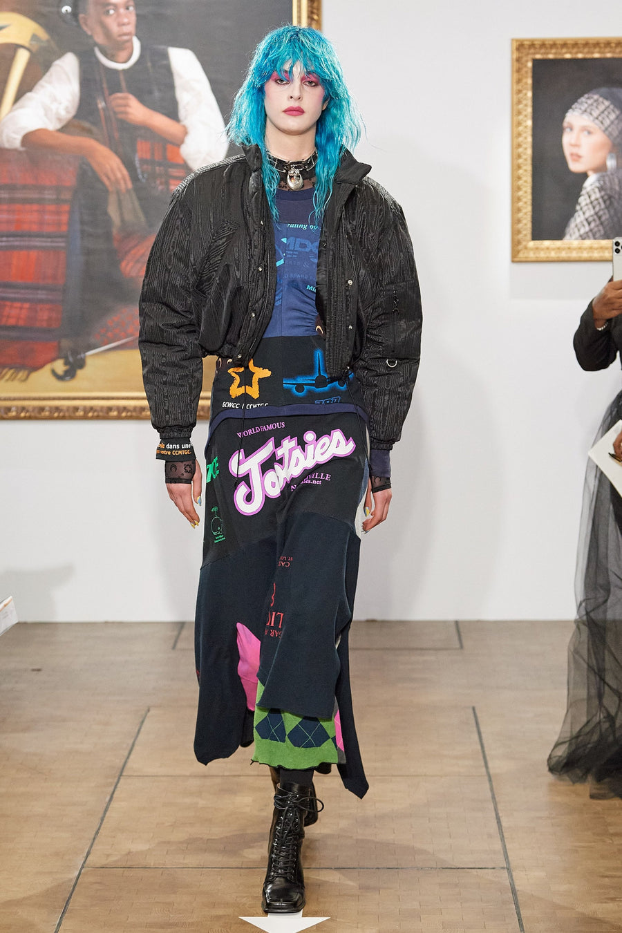 LOOK 22