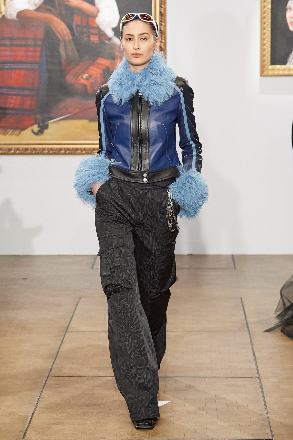 LOOK 27