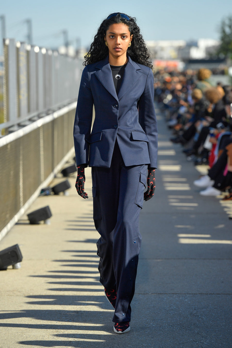 LOOK 16