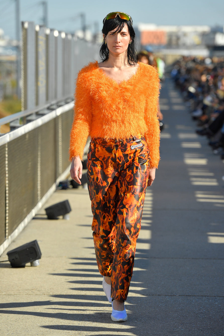 LOOK 24