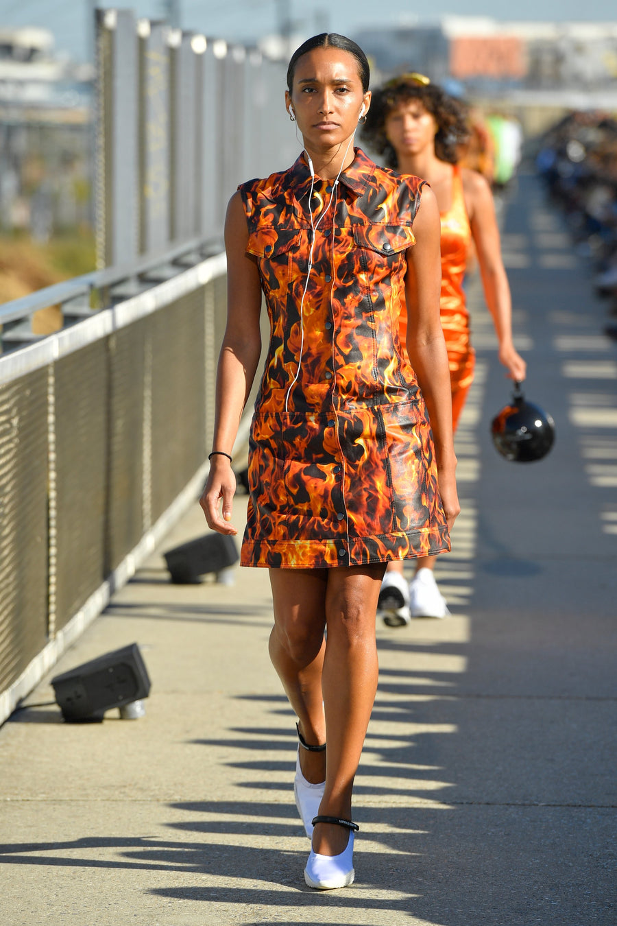LOOK 25