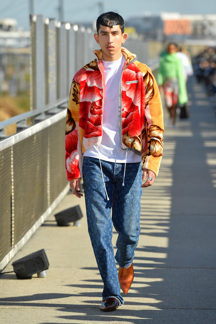 LOOK 29