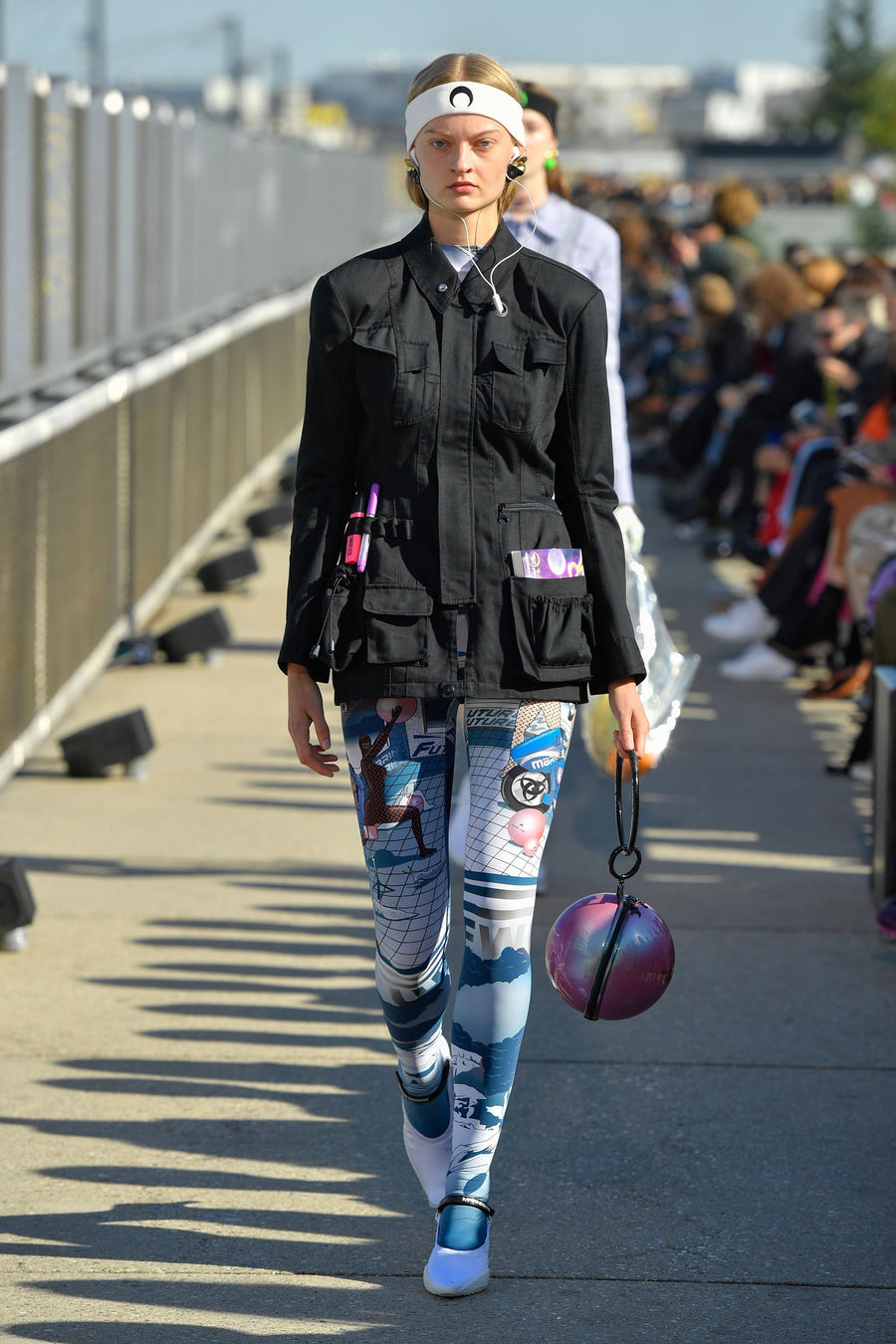 LOOK 35