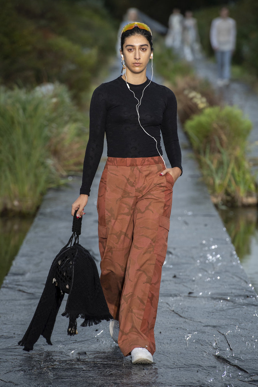 LOOK 23