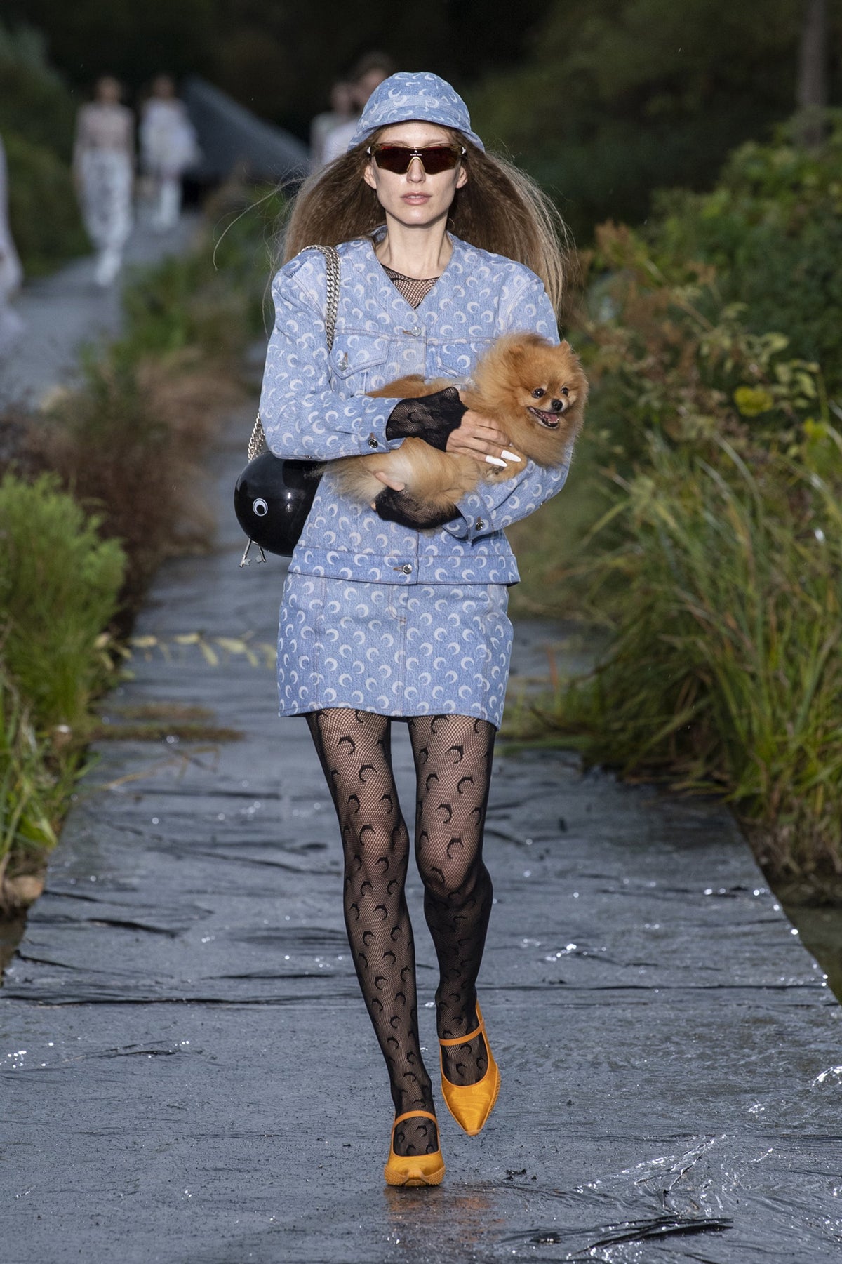 LOOK 24