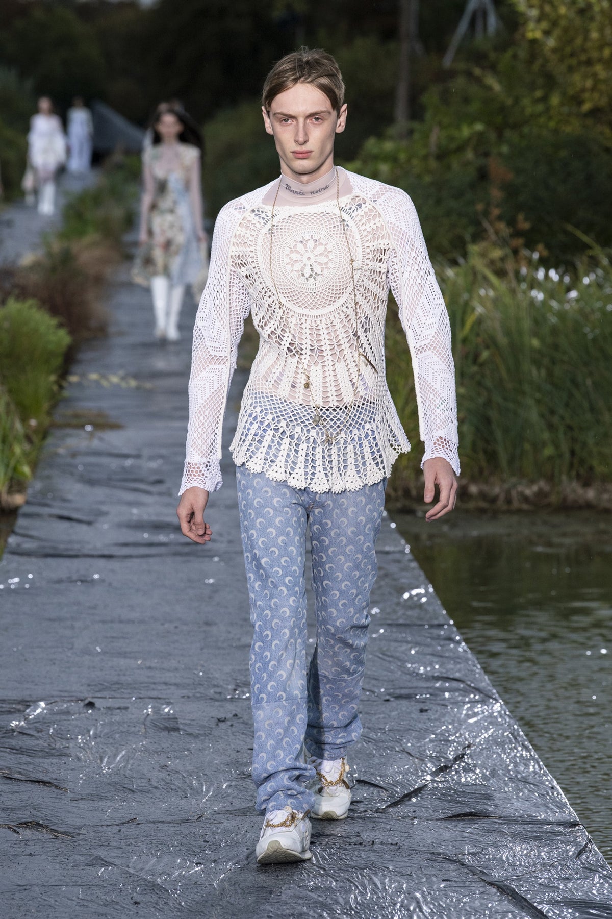 LOOK 27