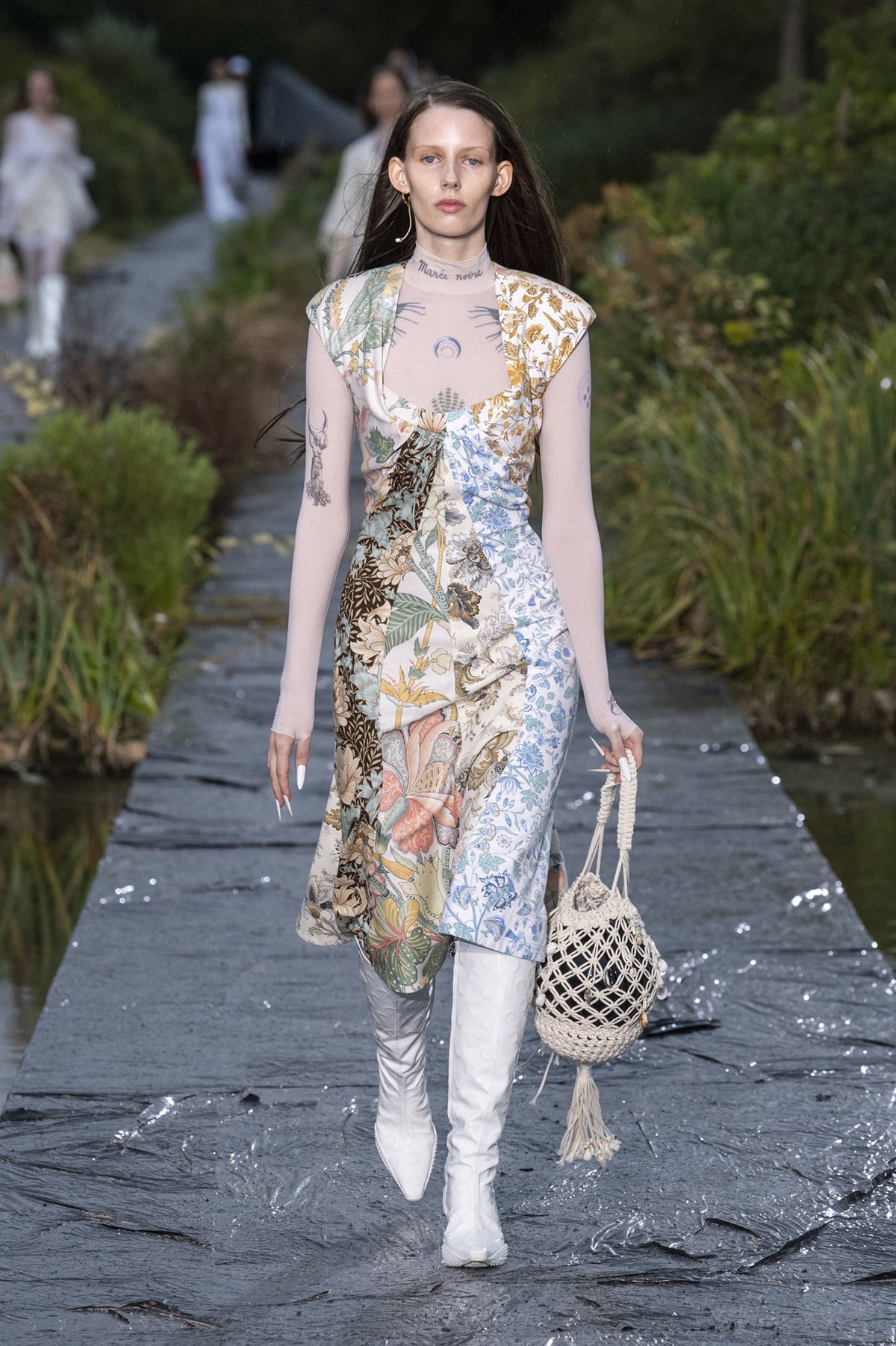 LOOK 28