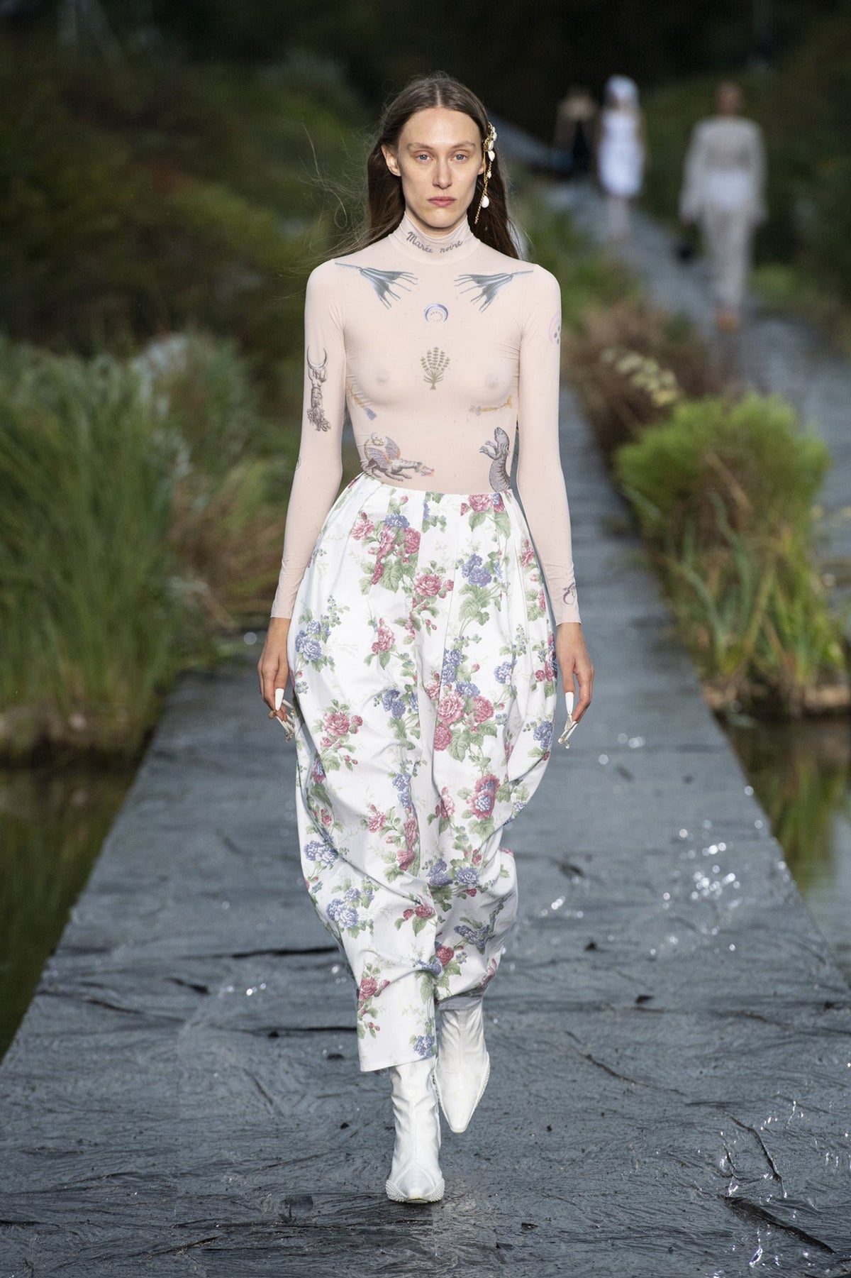 LOOK 29
