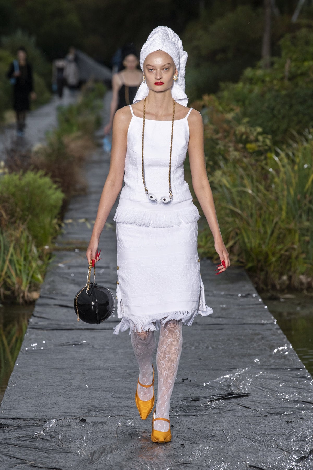 LOOK 34