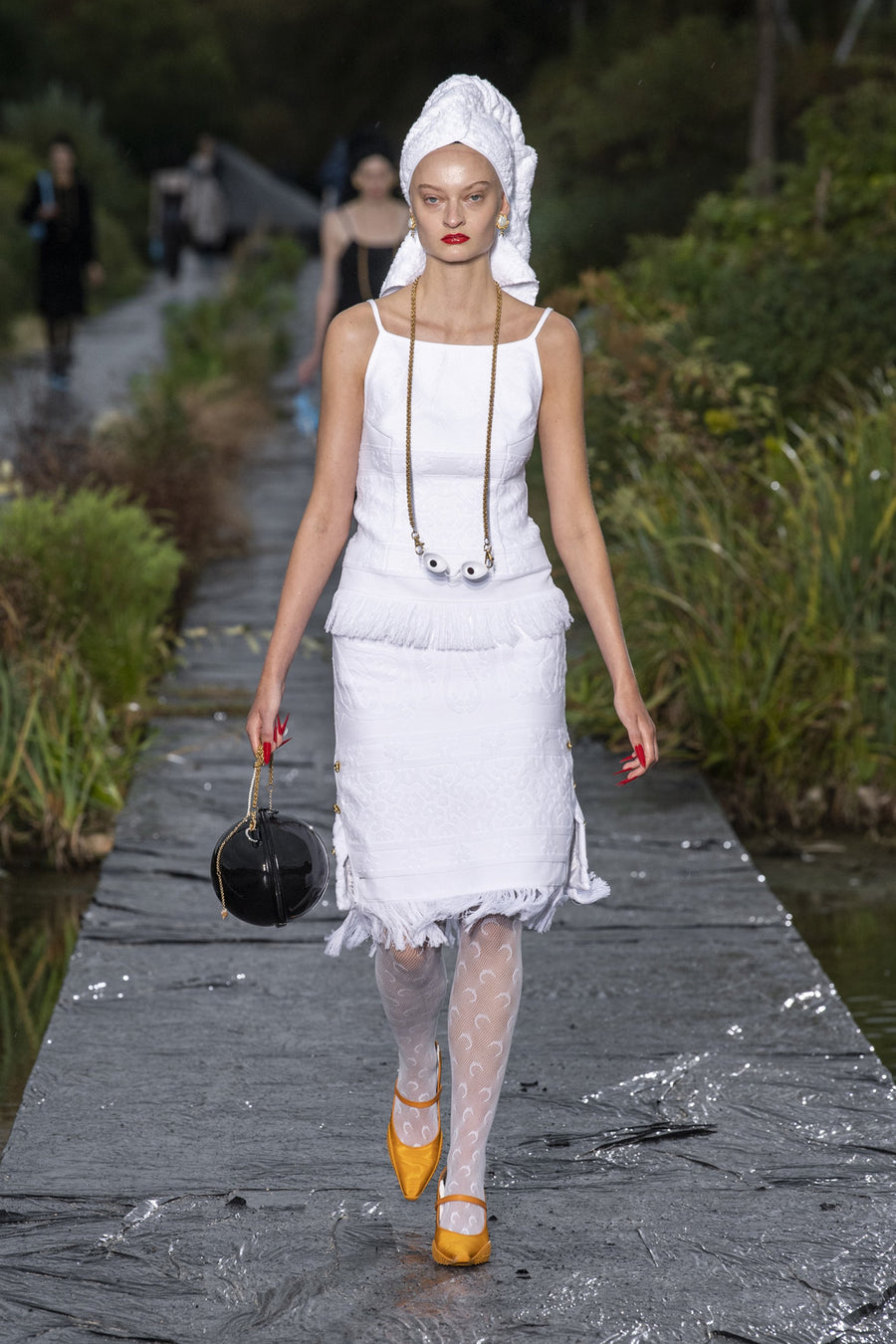LOOK 34