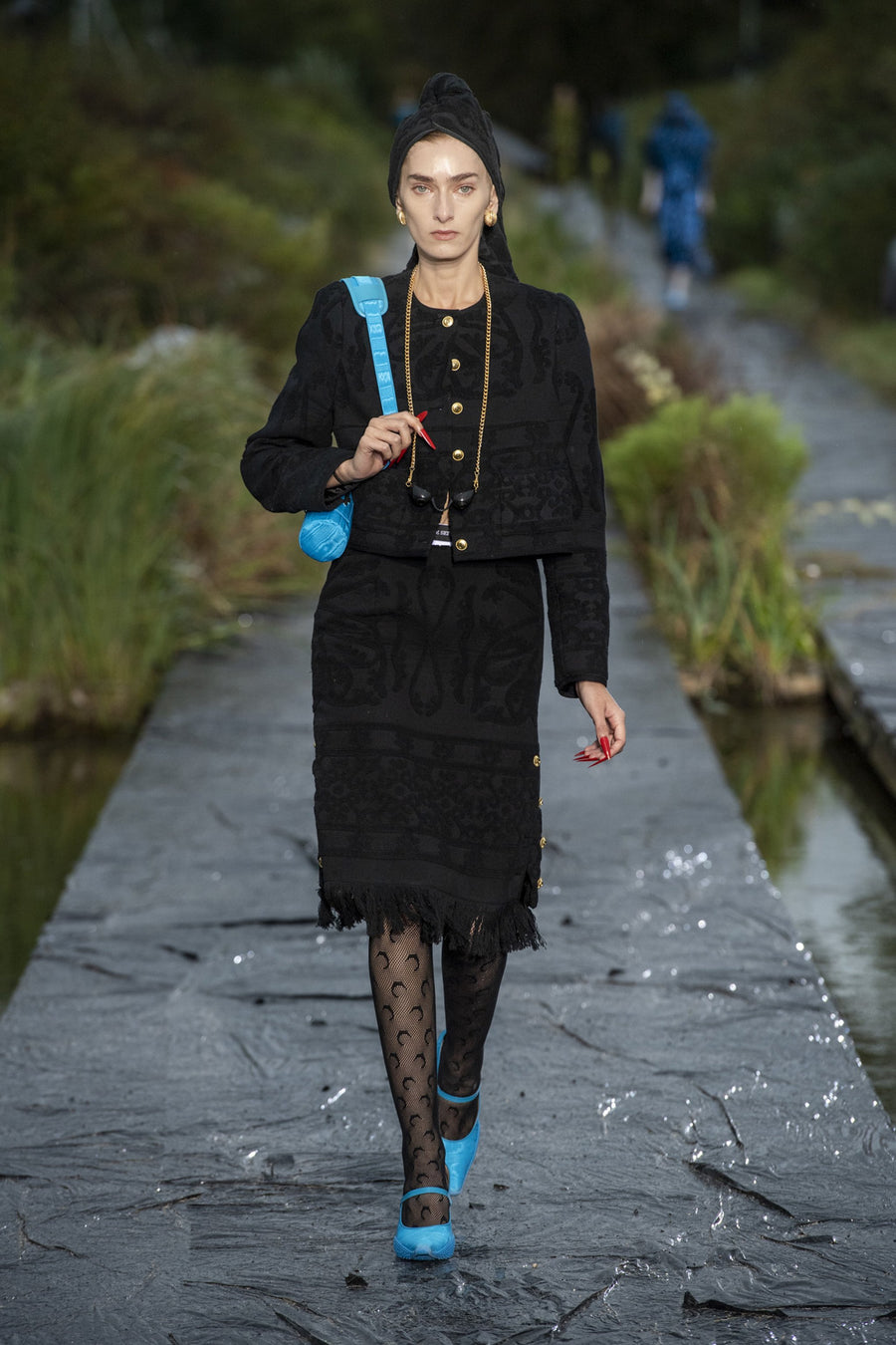 LOOK 37