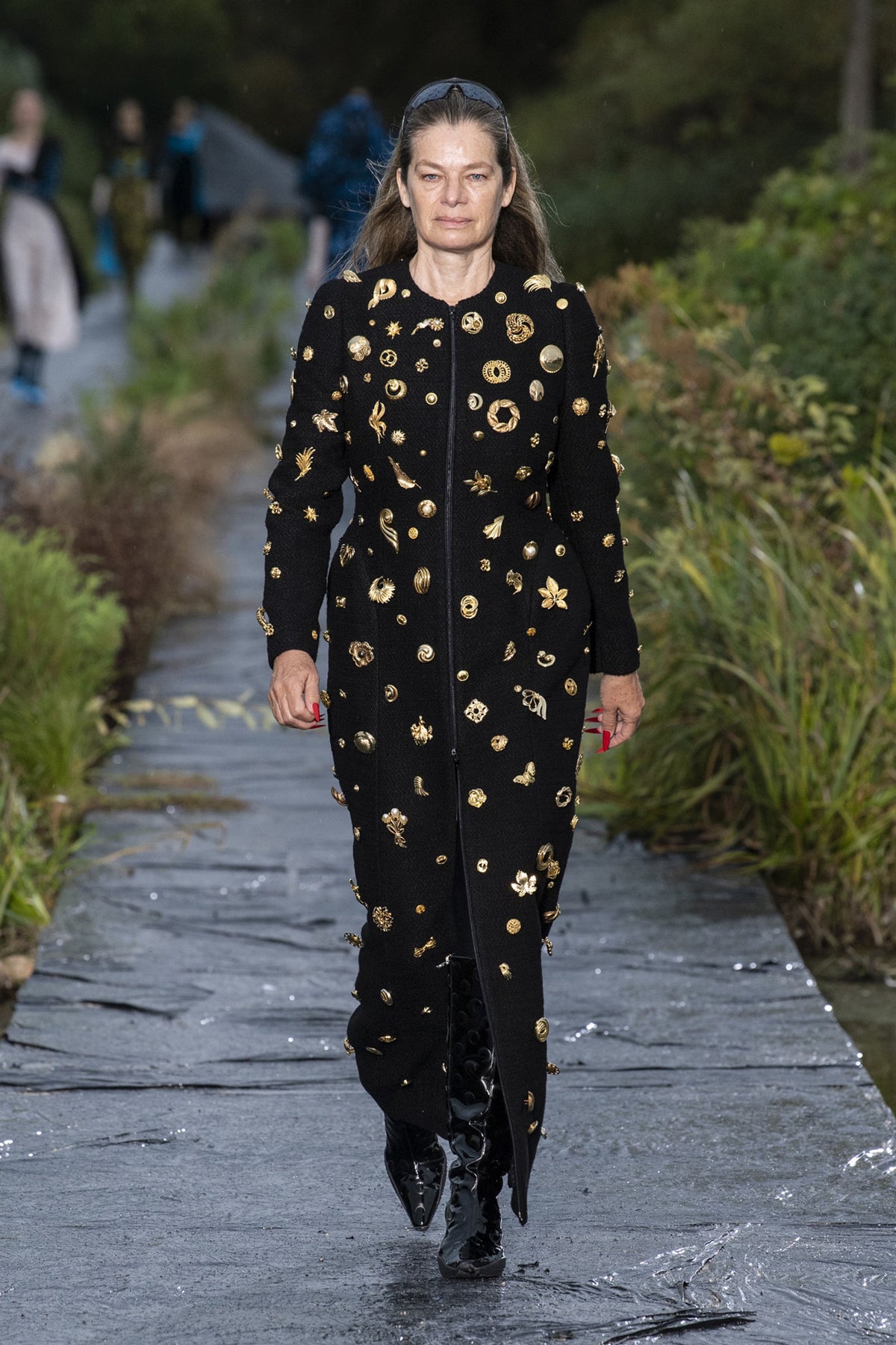 LOOK 38