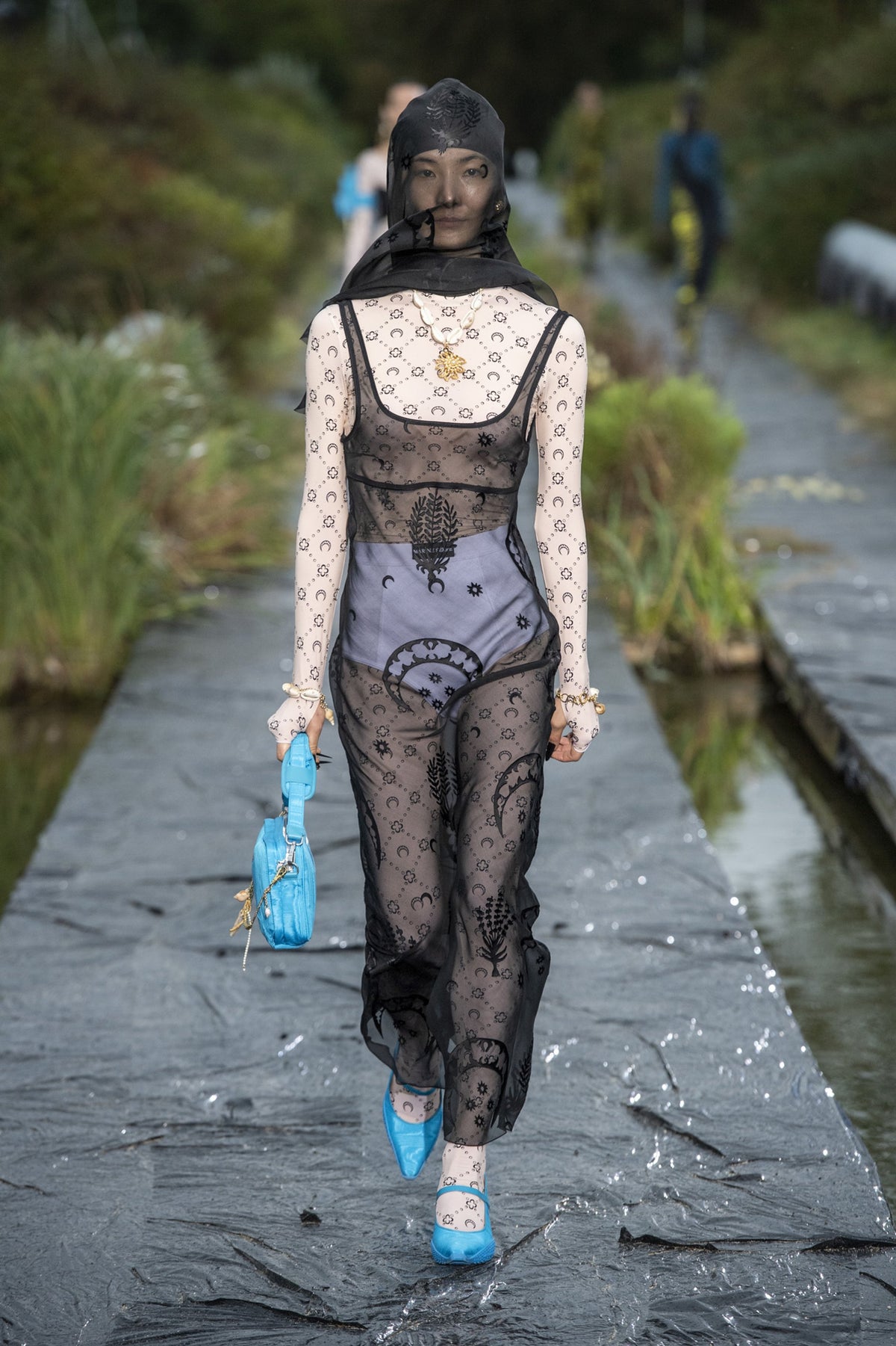 LOOK 39