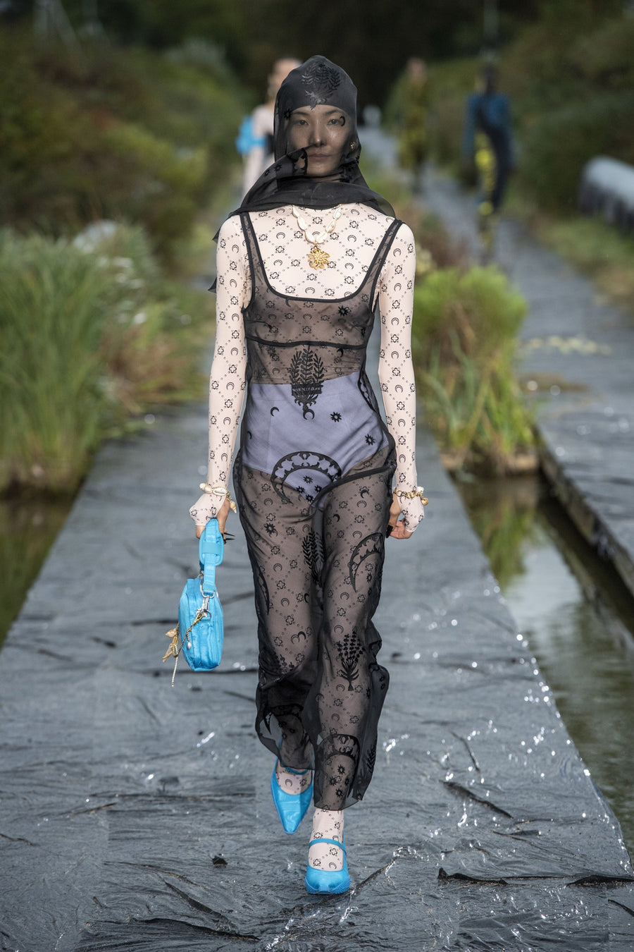 LOOK 39