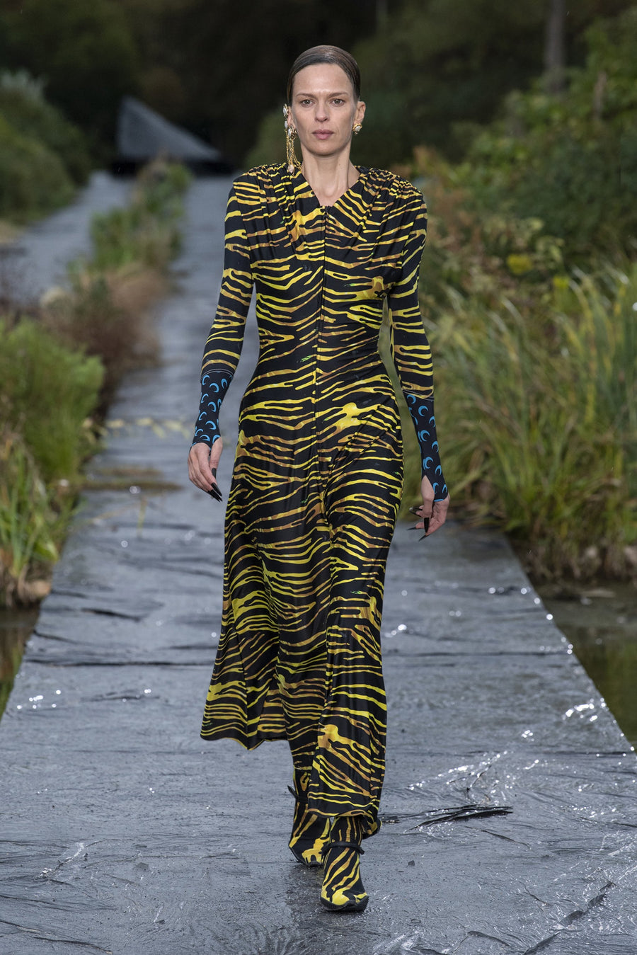 LOOK 44