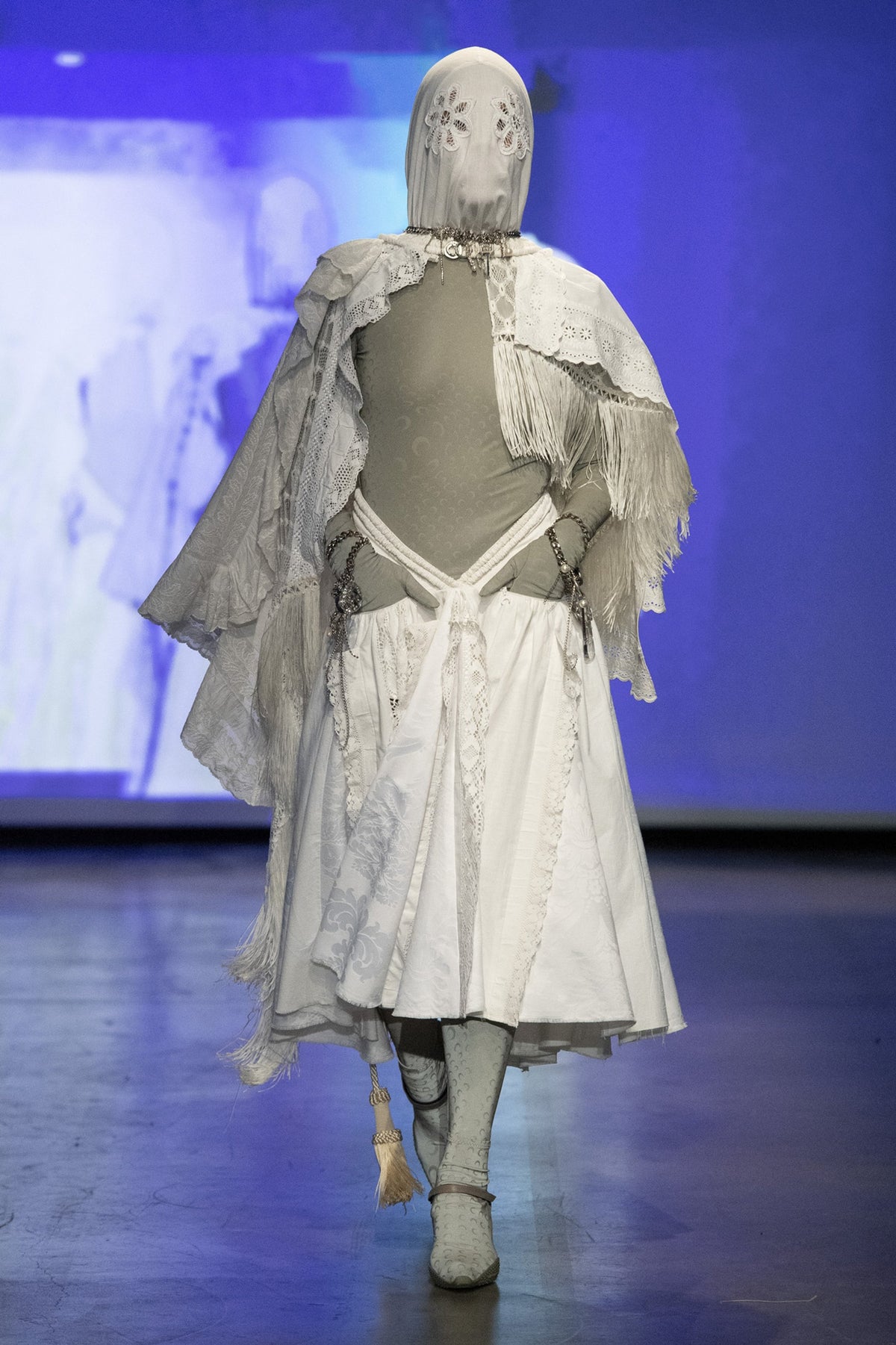LOOK 2