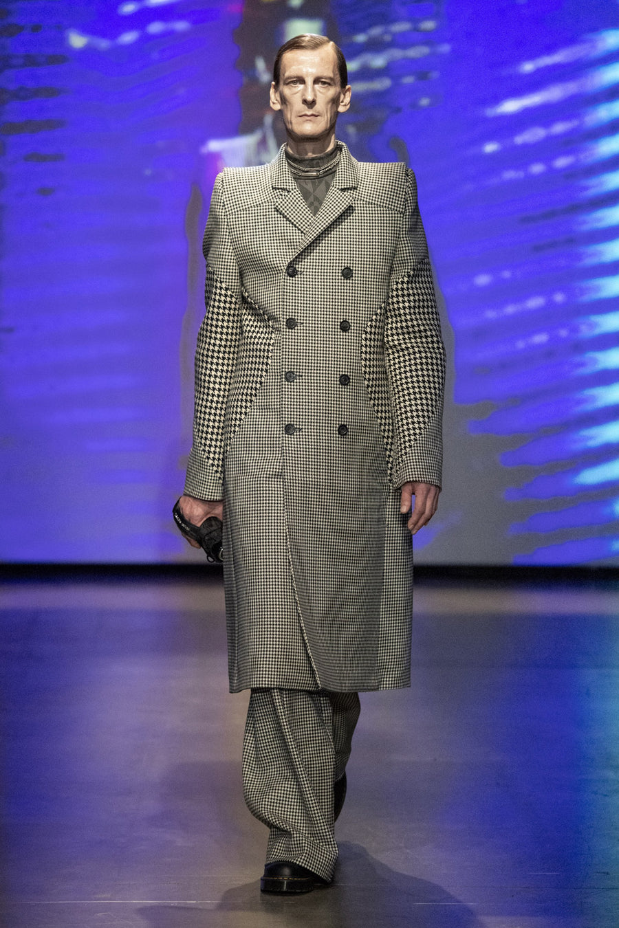 LOOK 9