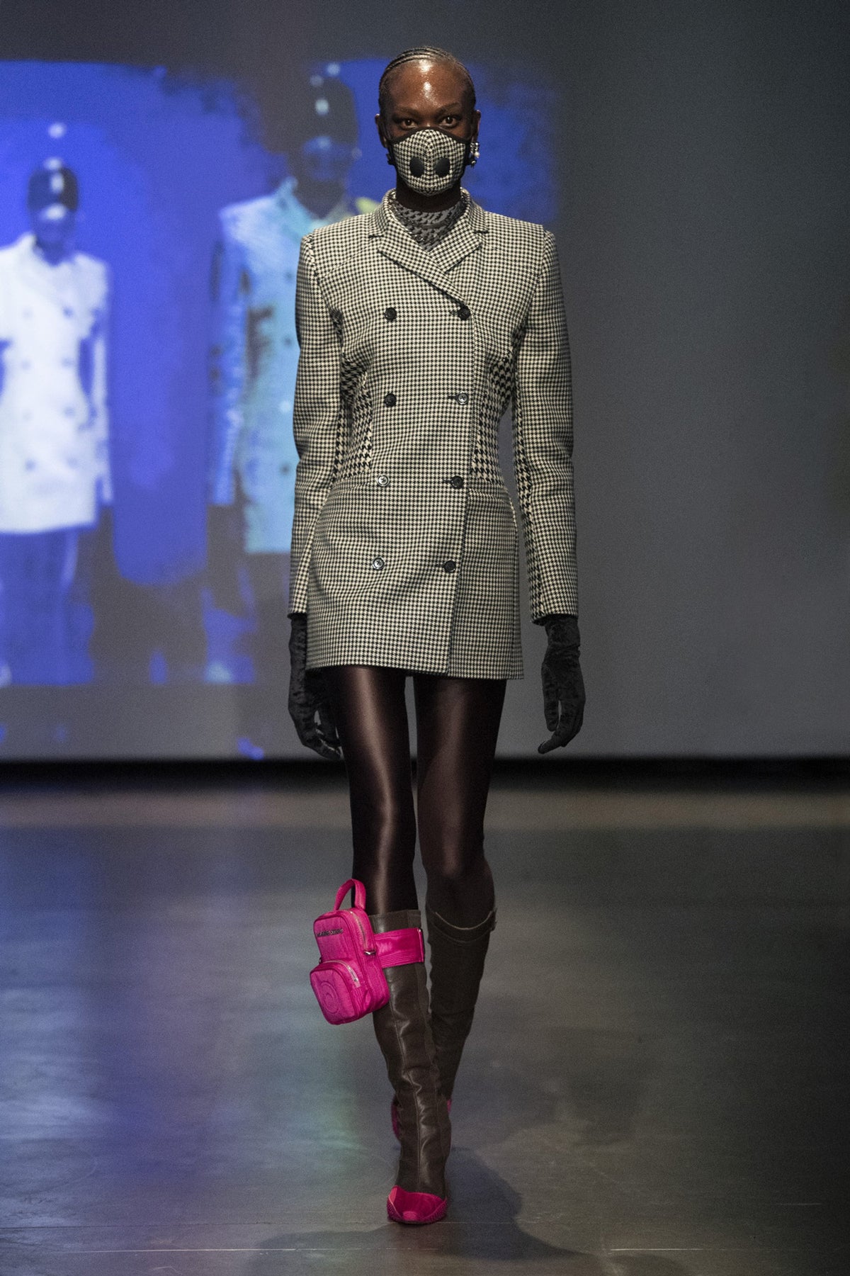 LOOK 10
