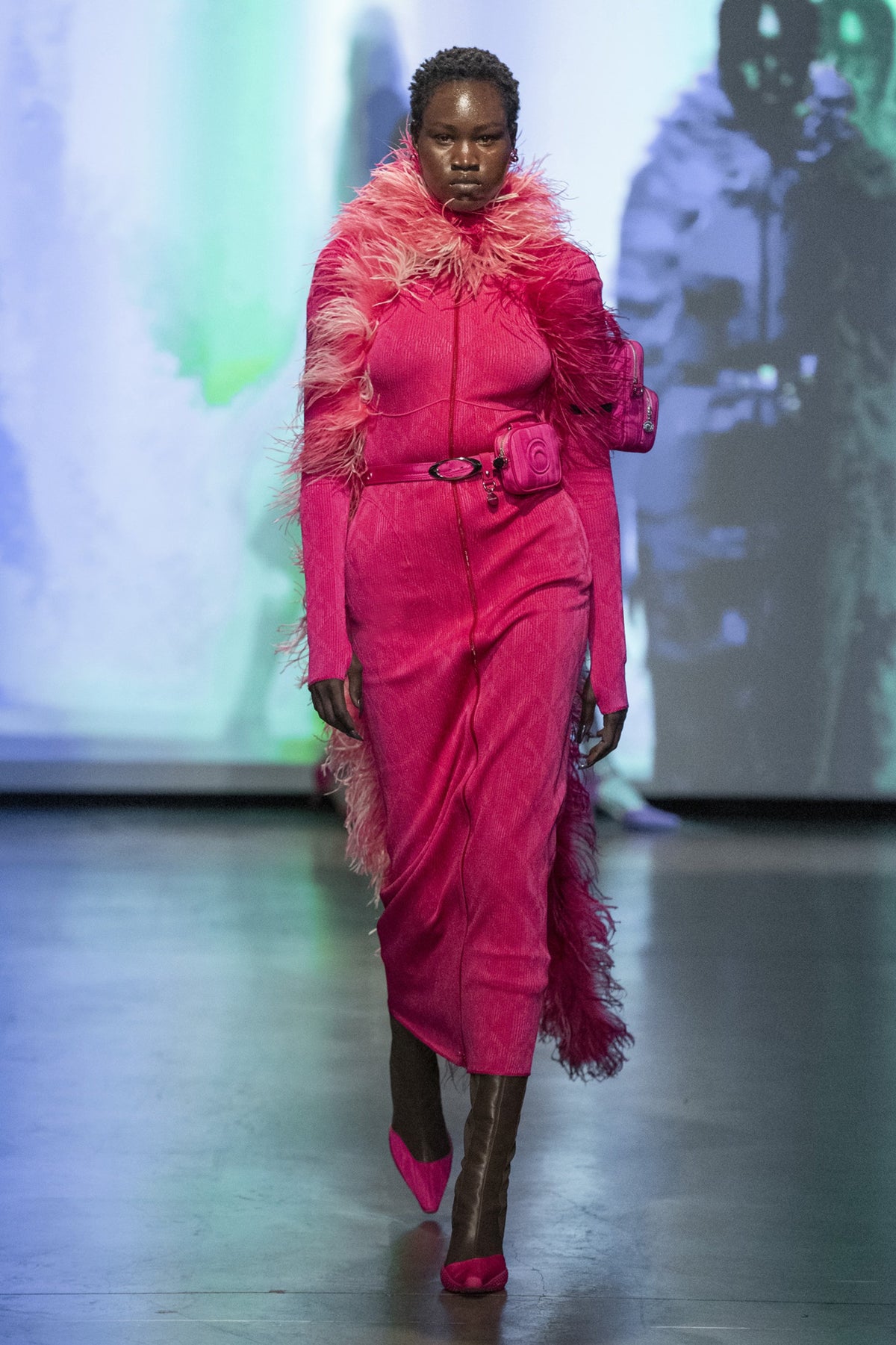 LOOK 17