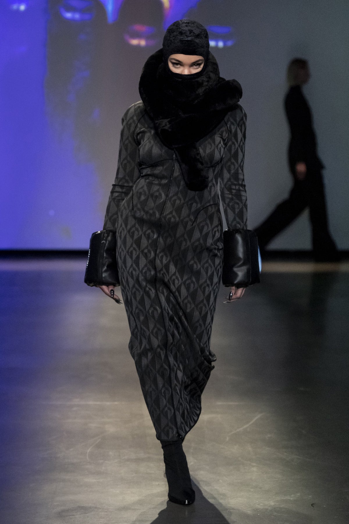 LOOK 18