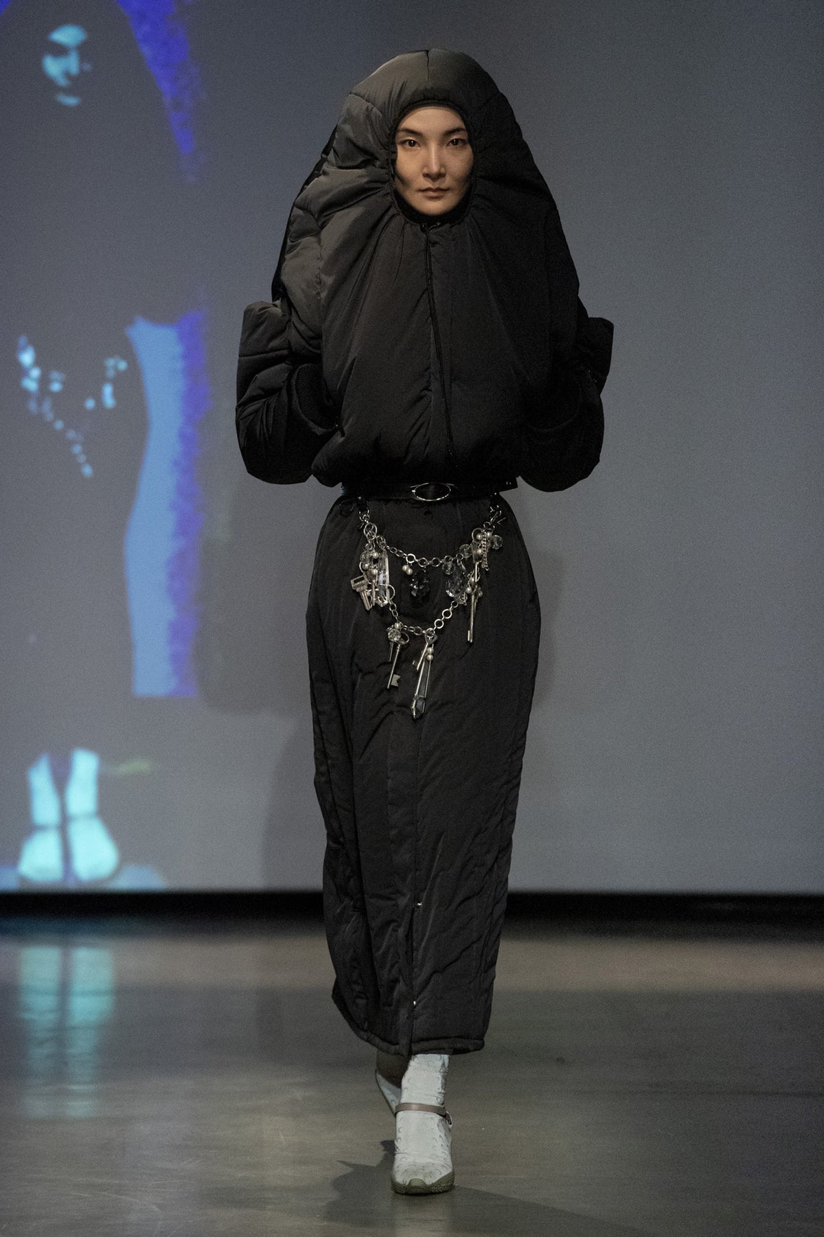LOOK 22
