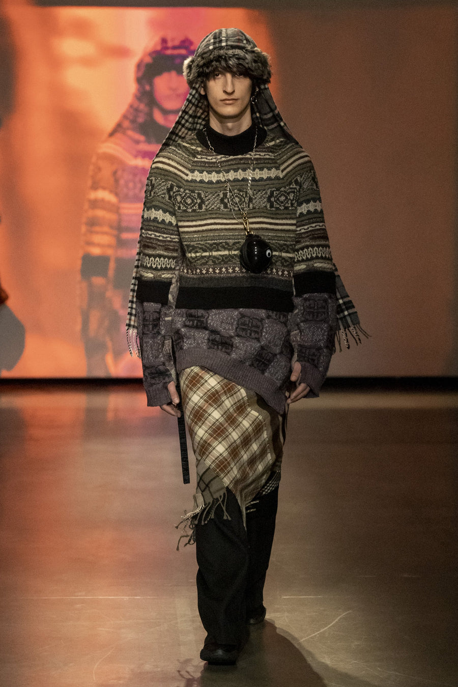 LOOK 33