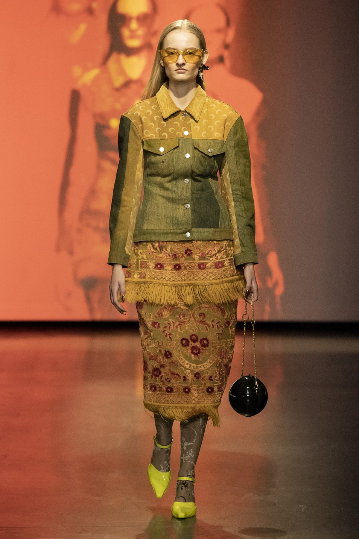 LOOK 35