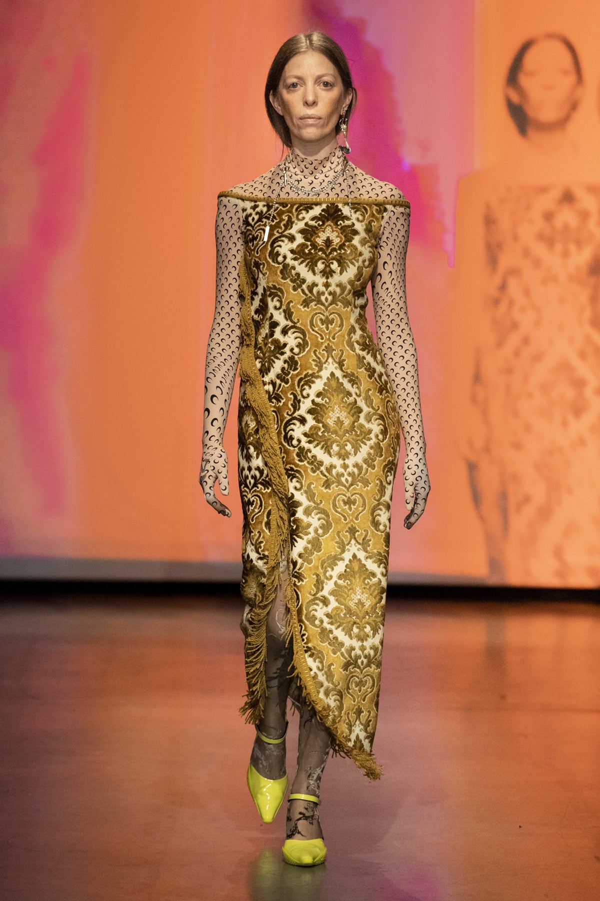 LOOK 39