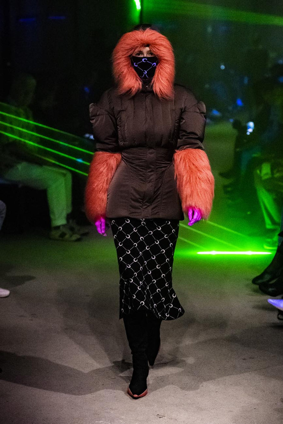 LOOK 16