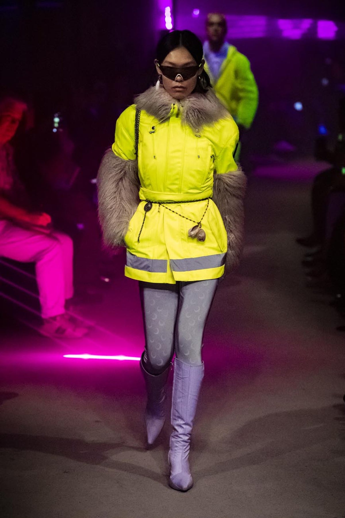 LOOK 27