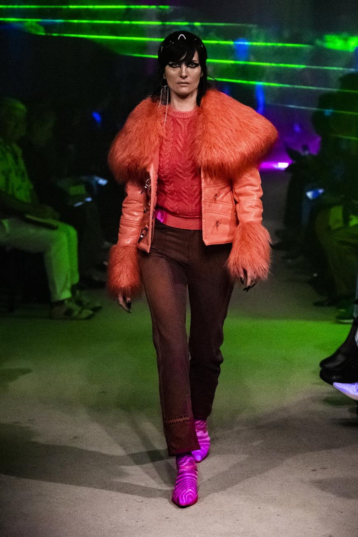 LOOK 34