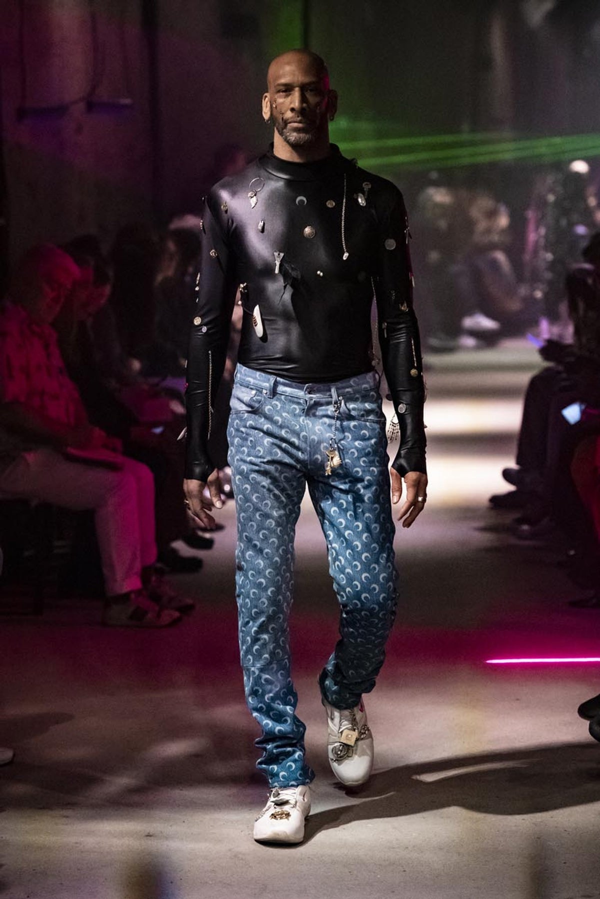 LOOK 44