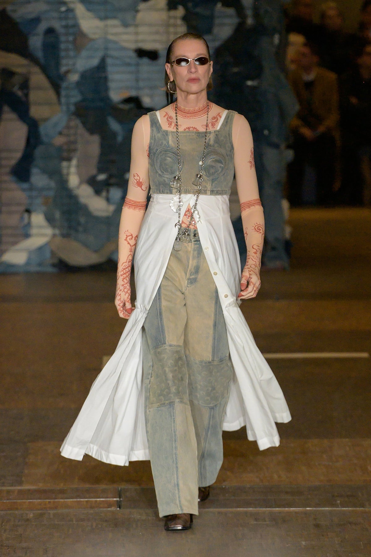 Look 10