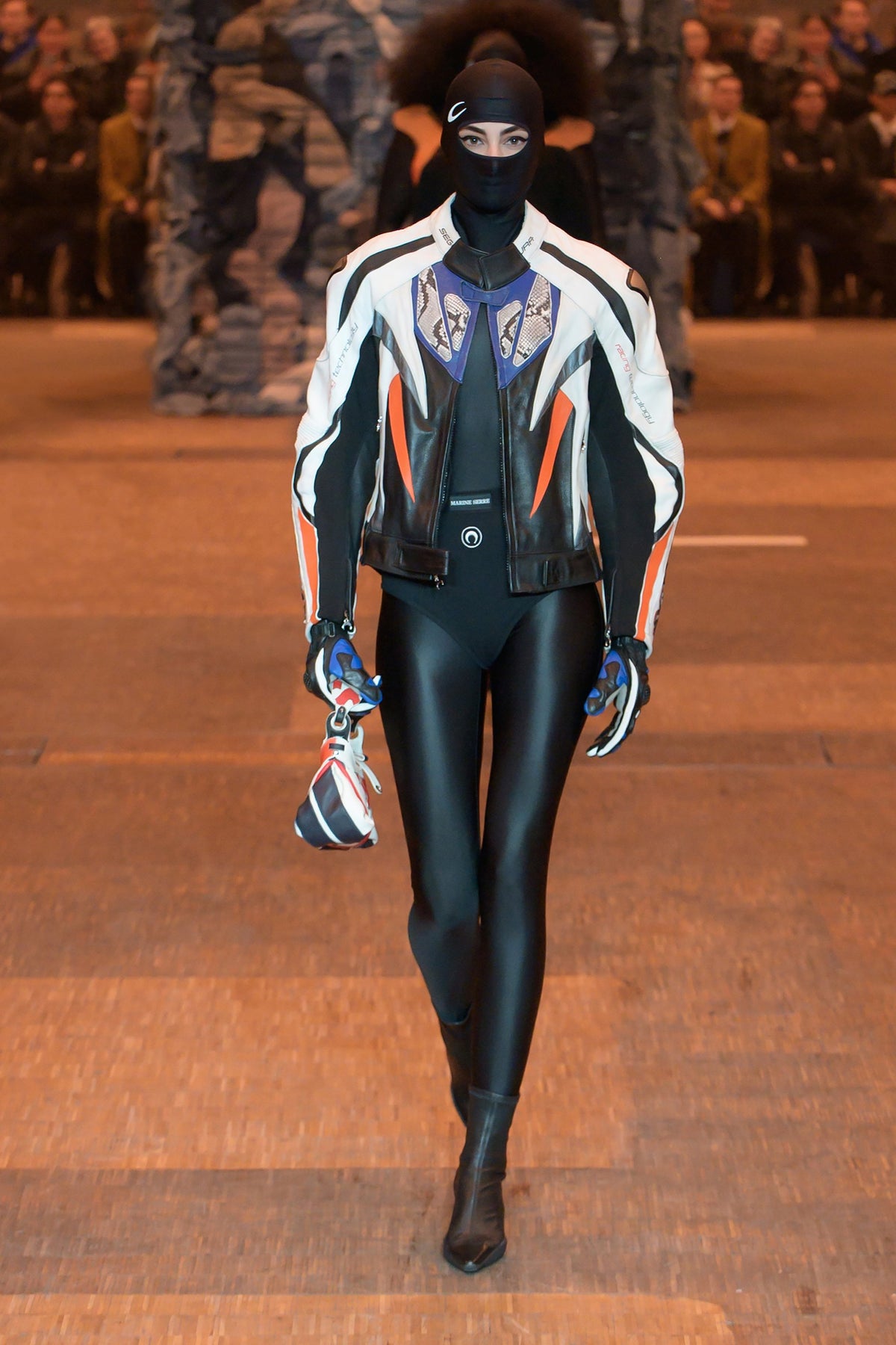 Look 18