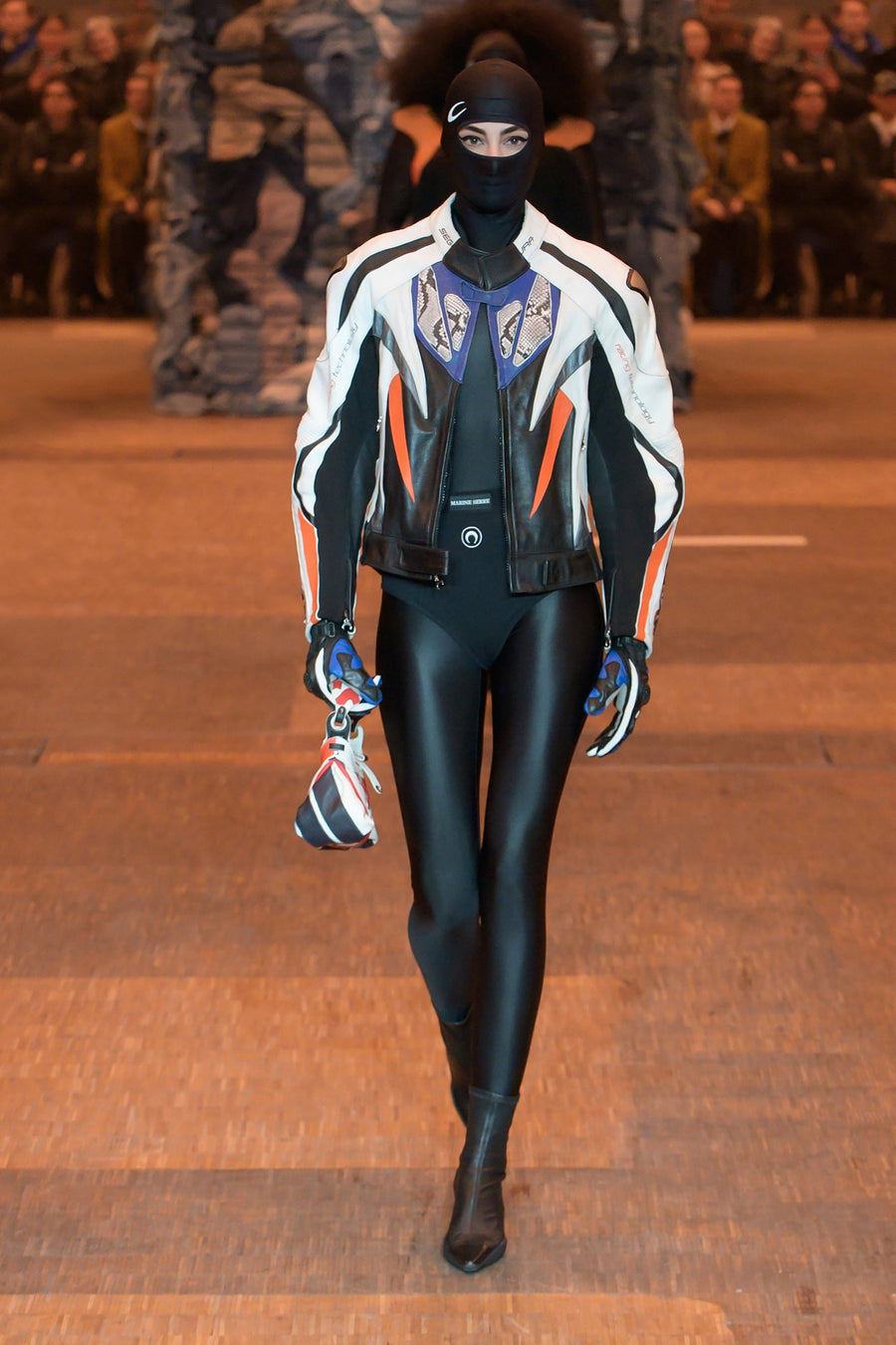 Look 18