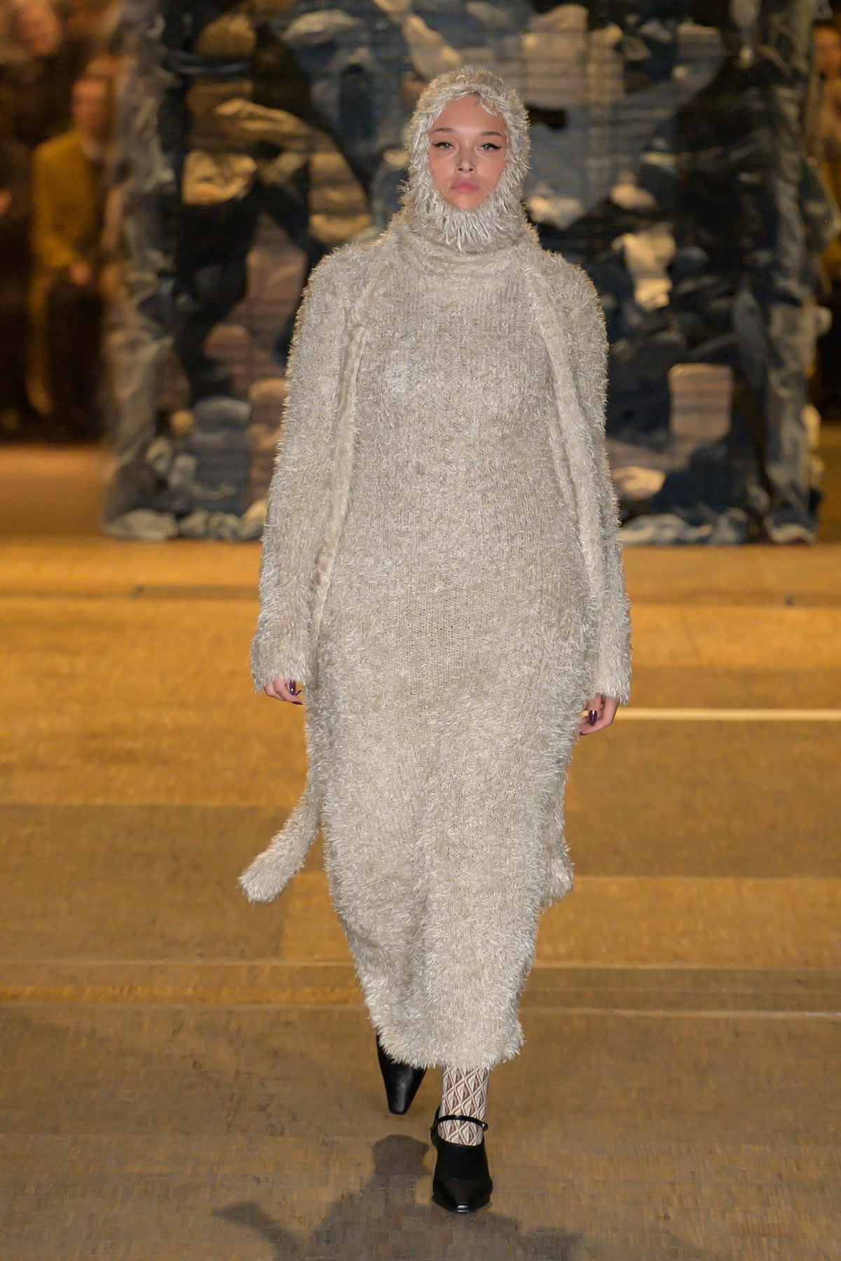 Look 25