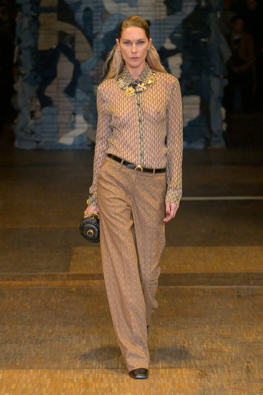 Look 27