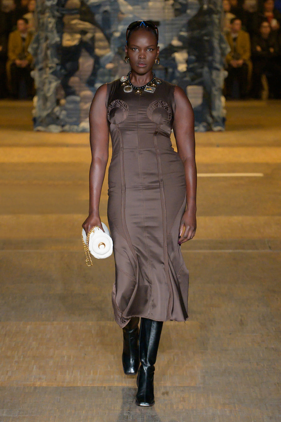 Look 29
